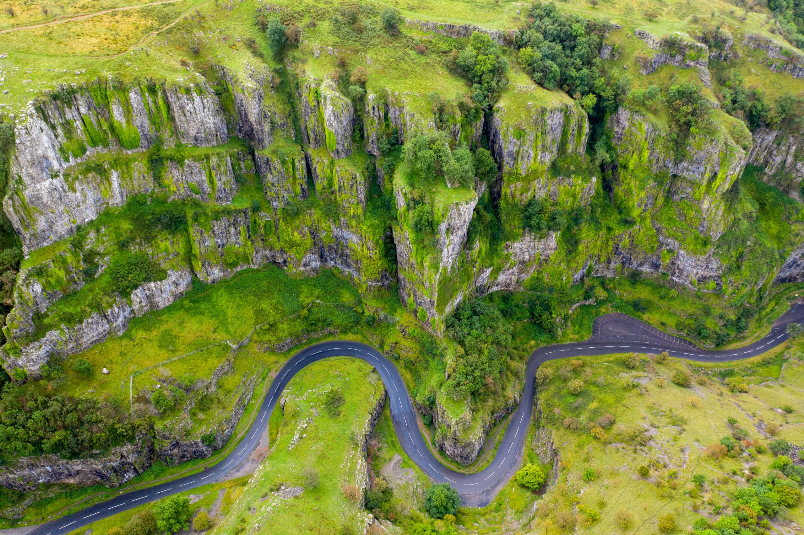 Cheddar Gorge – Hẻm núi đá vôi kỳ vĩ giữa lòng nước Anh Cheddar Gorge – Hẻm núi đá vôi kỳ vĩ giữa lòng nước Anh